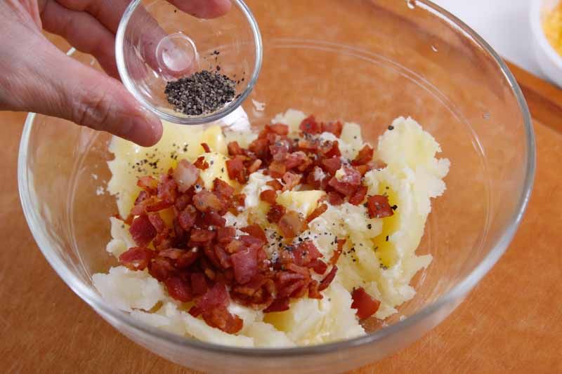 Fresh and Delicious - Bacon and Egg Stuffed Baked Potatoes Step by Step