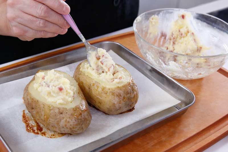 Fresh and Delicious - Bacon and Egg Stuffed Baked Potatoes Step by Step