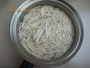 Steps for Cooking Xingbao Mushroom and Vermicelli Soup