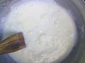 Steps for making milk pudding