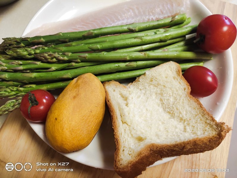 Steps for Making Asparagus and Sea Bass Salad