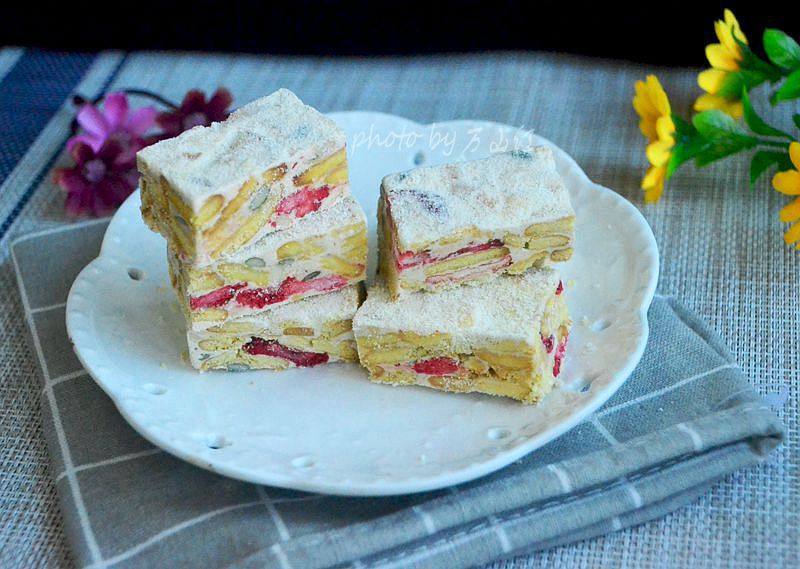 Strawberry Snowflake Pastry