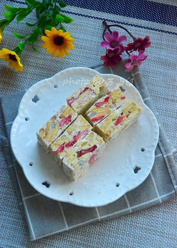 Strawberry Snowflake Pastry