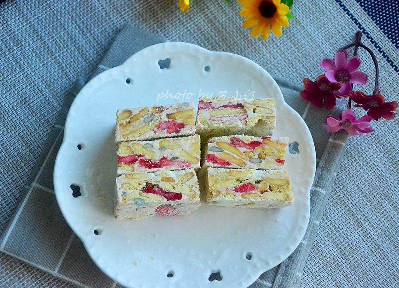 Strawberry Snowflake Pastry