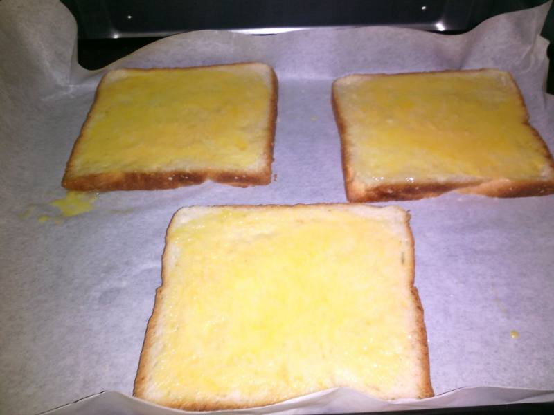 Steps for Making Egg and Sausage Baked Toast