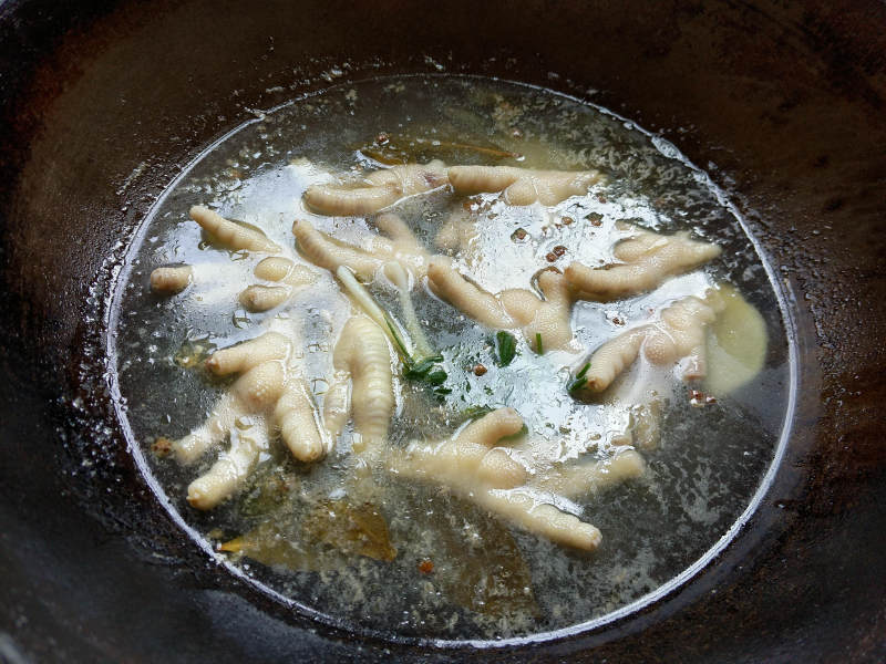 Steps for Cooking Lemon Spicy Chicken Feet