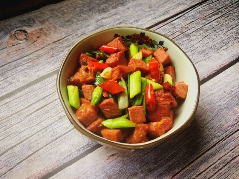 Steps for Stir-fried Beef with Garlic Sprouts