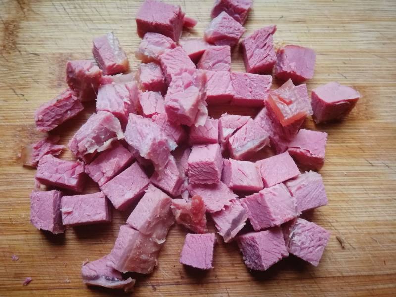 Steps for Stir-fried Beef with Garlic Sprouts