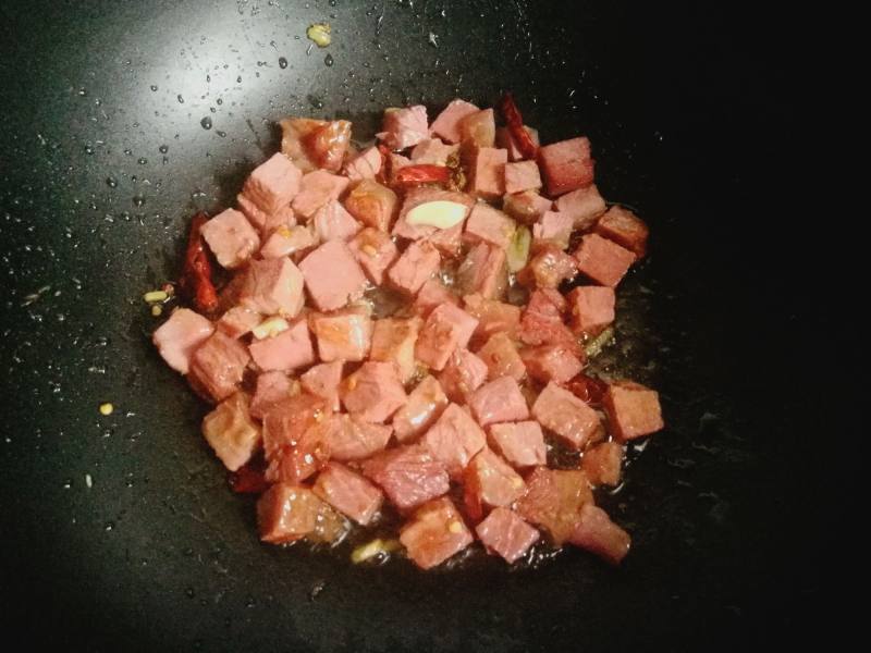 Steps for Stir-fried Beef with Garlic Sprouts