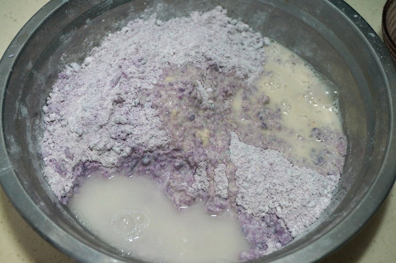 Steps for Making Purple Sweet Potato Steamed Cake