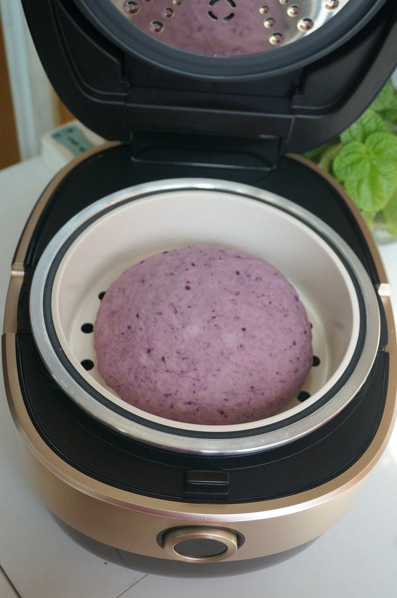 Steps for Making Purple Sweet Potato Steamed Cake