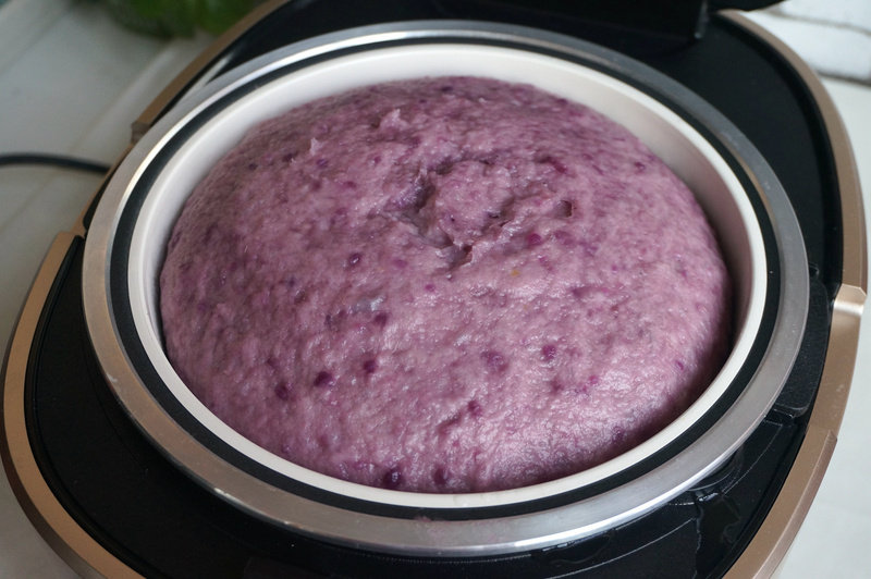 Steps for Making Purple Sweet Potato Steamed Cake