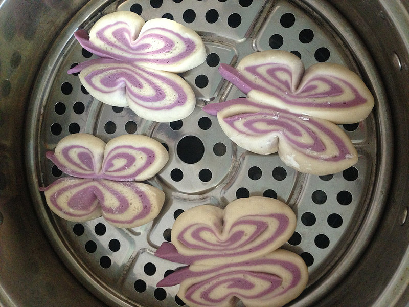 Steps for Making Purple Sweet Potato Butterfly Rolls