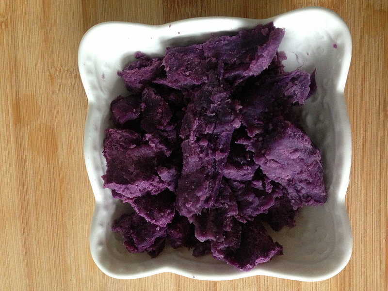 Steps for Making Purple Sweet Potato Butterfly Rolls