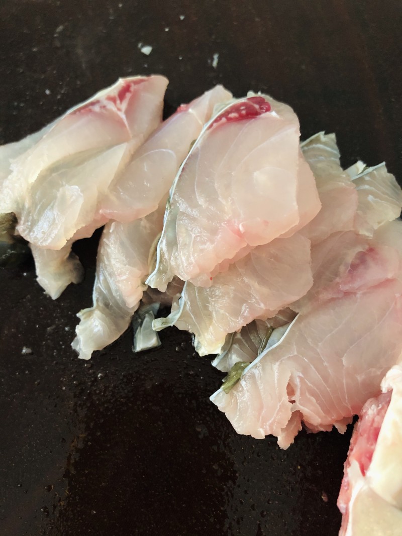 Steps for Making Fresh and Fragrant Fish Slice Congee