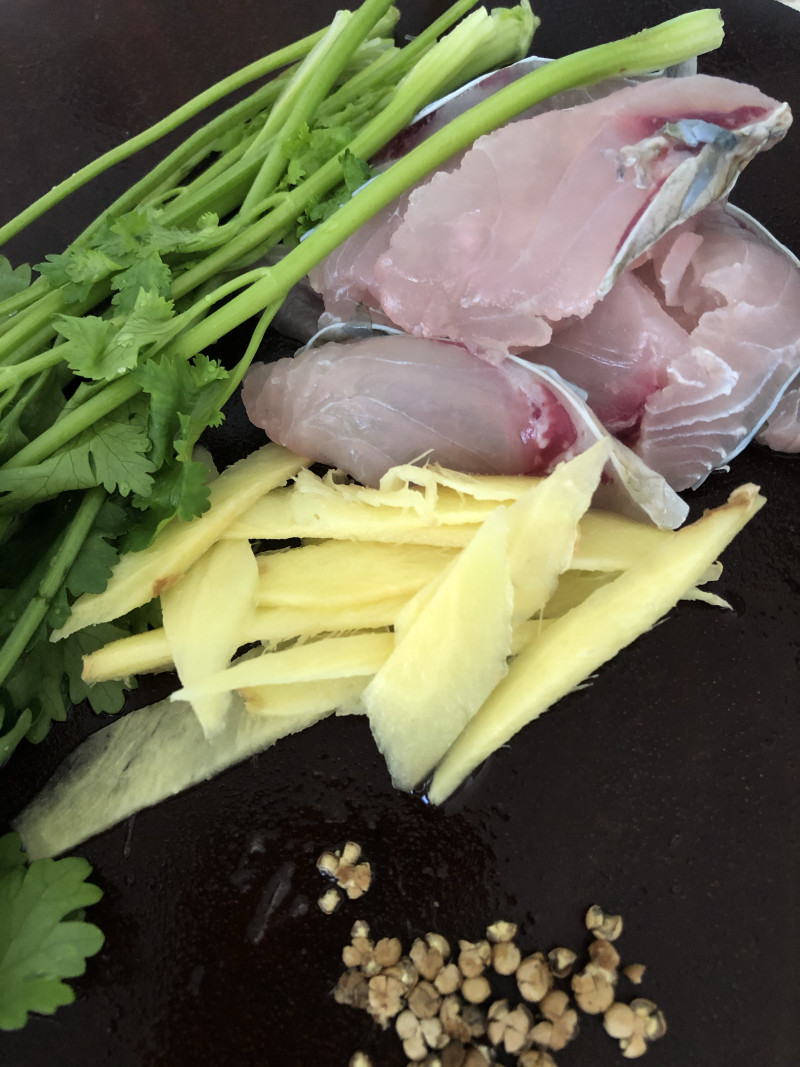 Steps for Making Fresh and Fragrant Fish Slice Congee