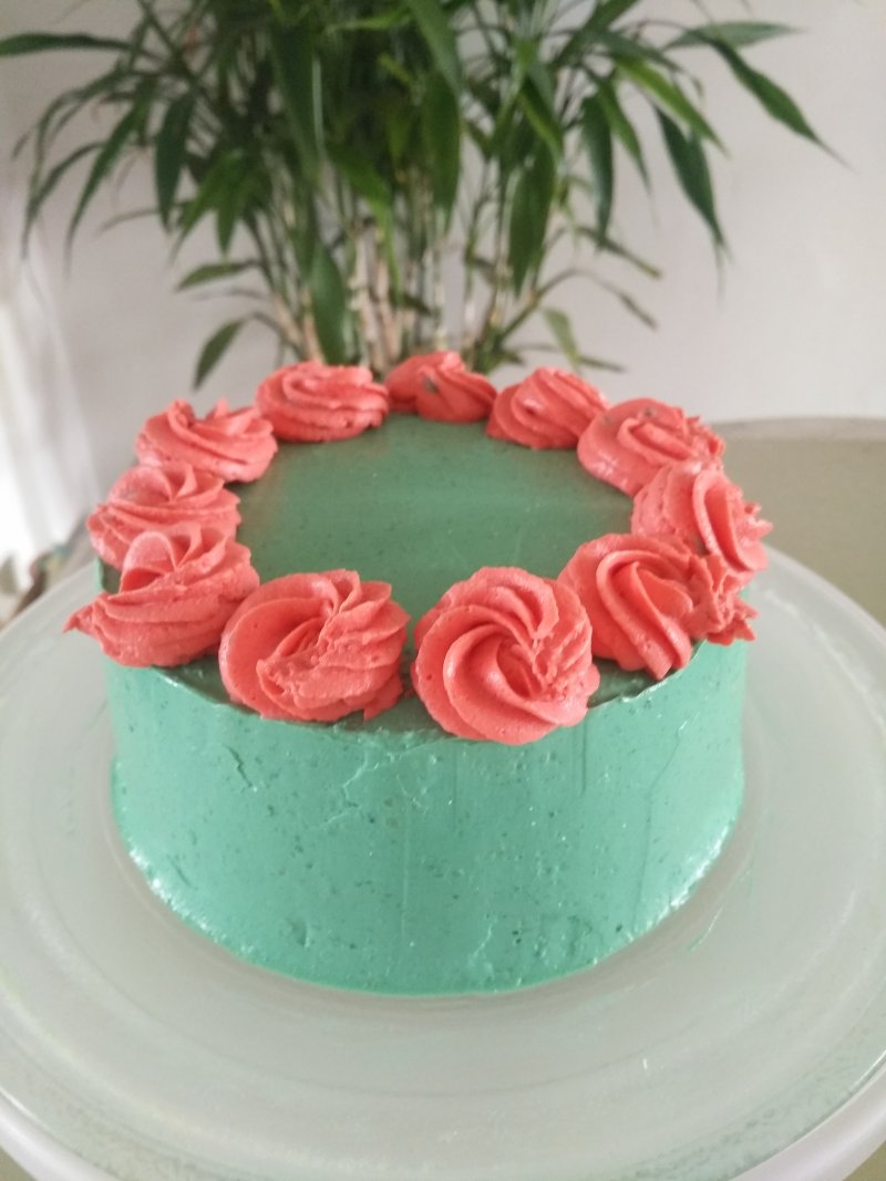 Step-by-Step Guide for Making Simple Rose Cake with Lace Border