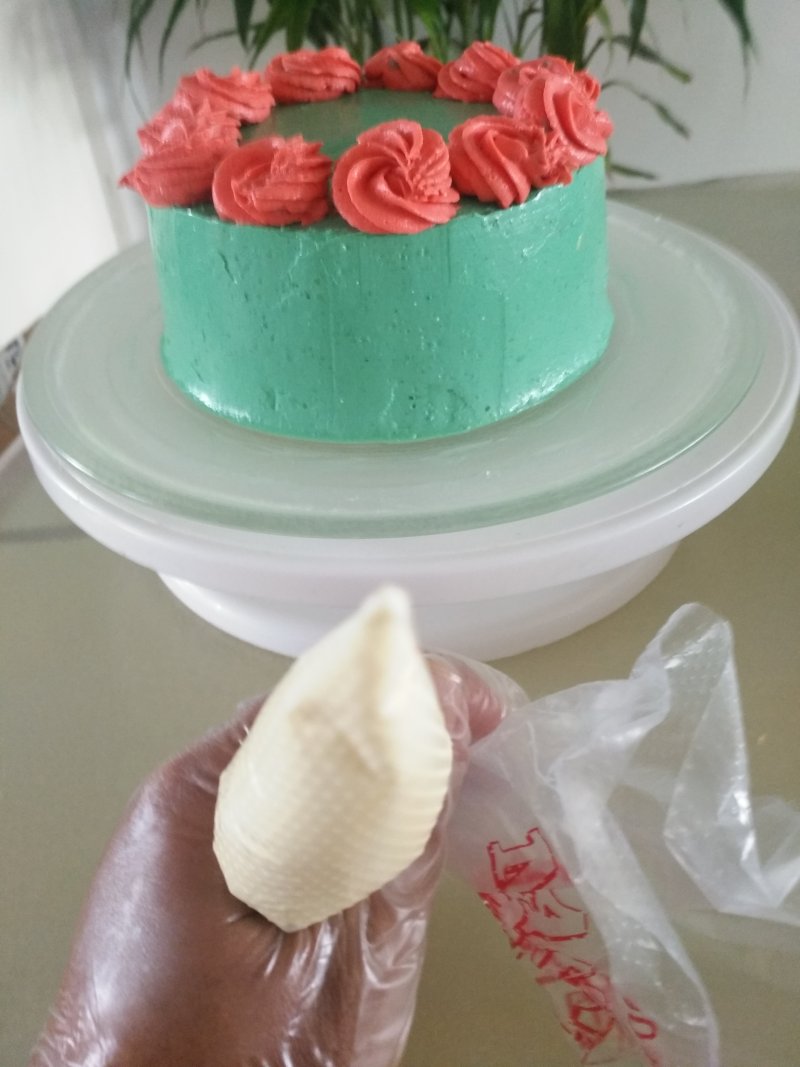 Step-by-Step Guide for Making Simple Rose Cake with Lace Border