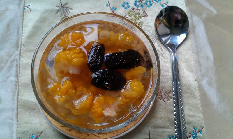 Steps for Cooking Golden Ear and Purple Jujube Sweet Soup