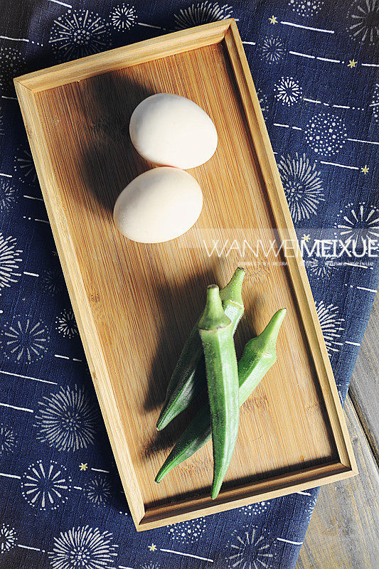 Steps to Make Steamed Okra with Egg