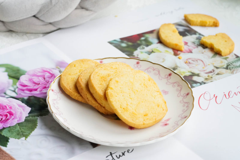 Salted Egg Yolk Cheese Cookies