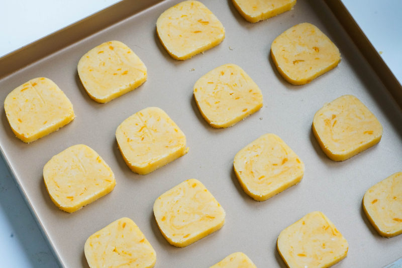 Steps for Making Salted Egg Yolk Cheese Cookies