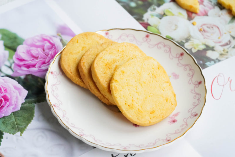 Steps for Making Salted Egg Yolk Cheese Cookies