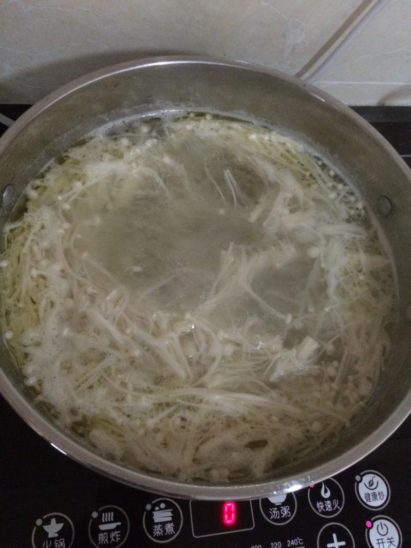 Enoki Mushroom Meatball Lean Meat Soup Cooking Steps