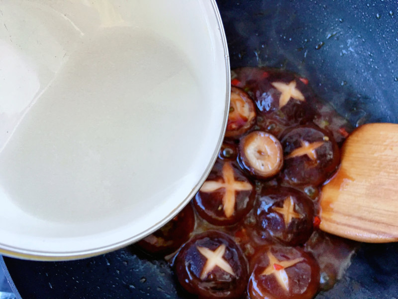 Stir-Fried Oyster Mushrooms with Oilseed Rape - Step by Step