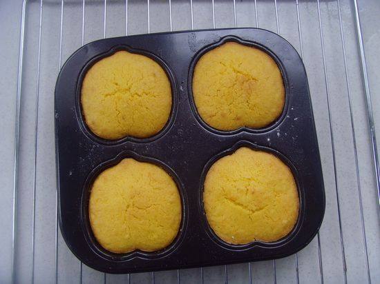 Step-by-Step Instructions for Making “Zero-Additive” Pumpkin Cupcakes