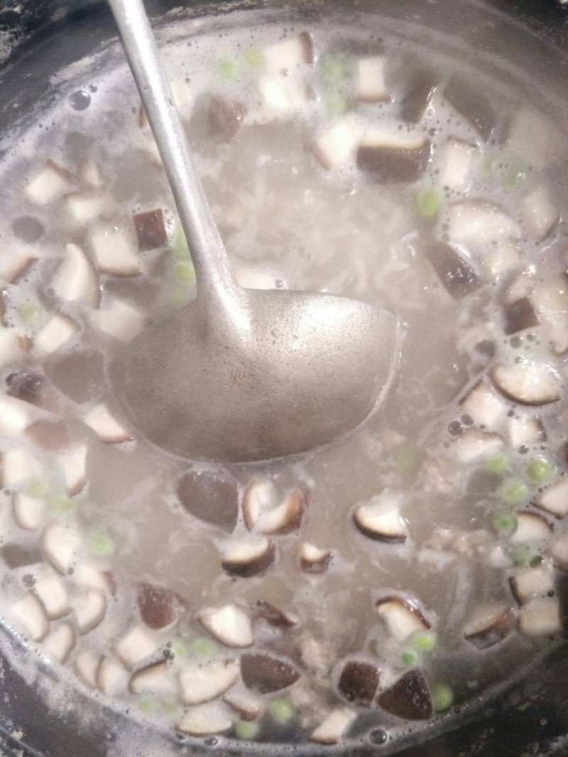 Steps to Make Lean Pork Congee with Century Egg