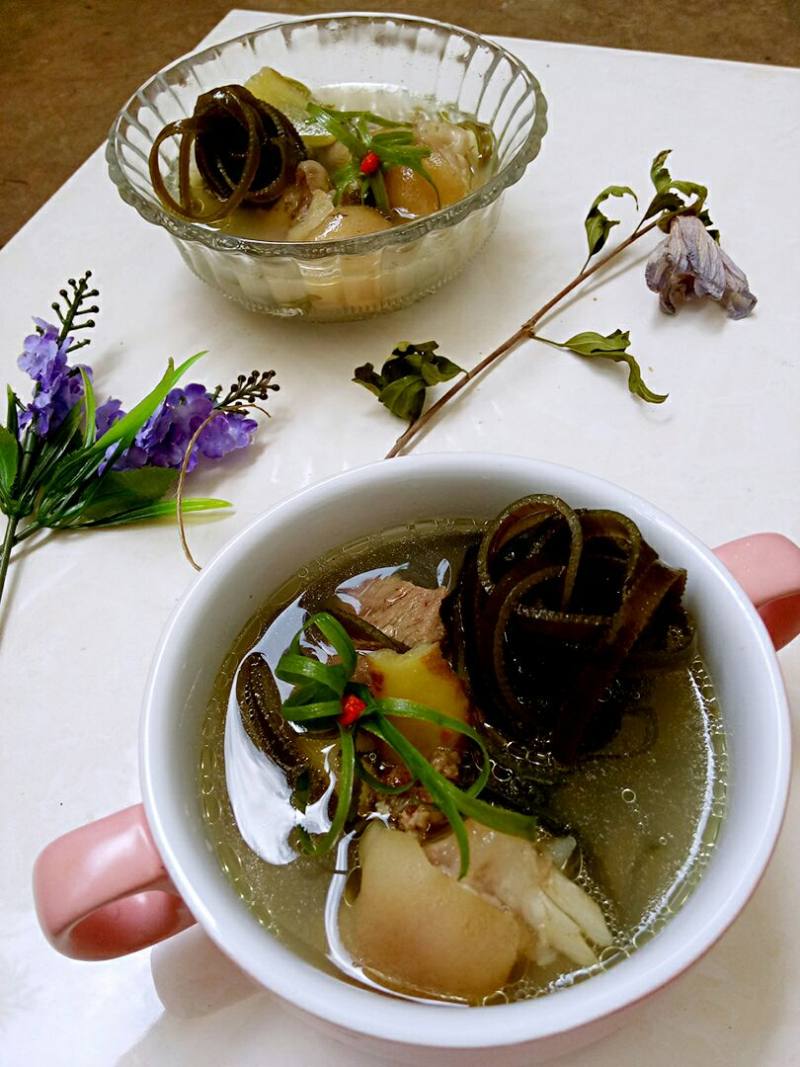 Steps for Making Seaweed and Pig Trotter Soup