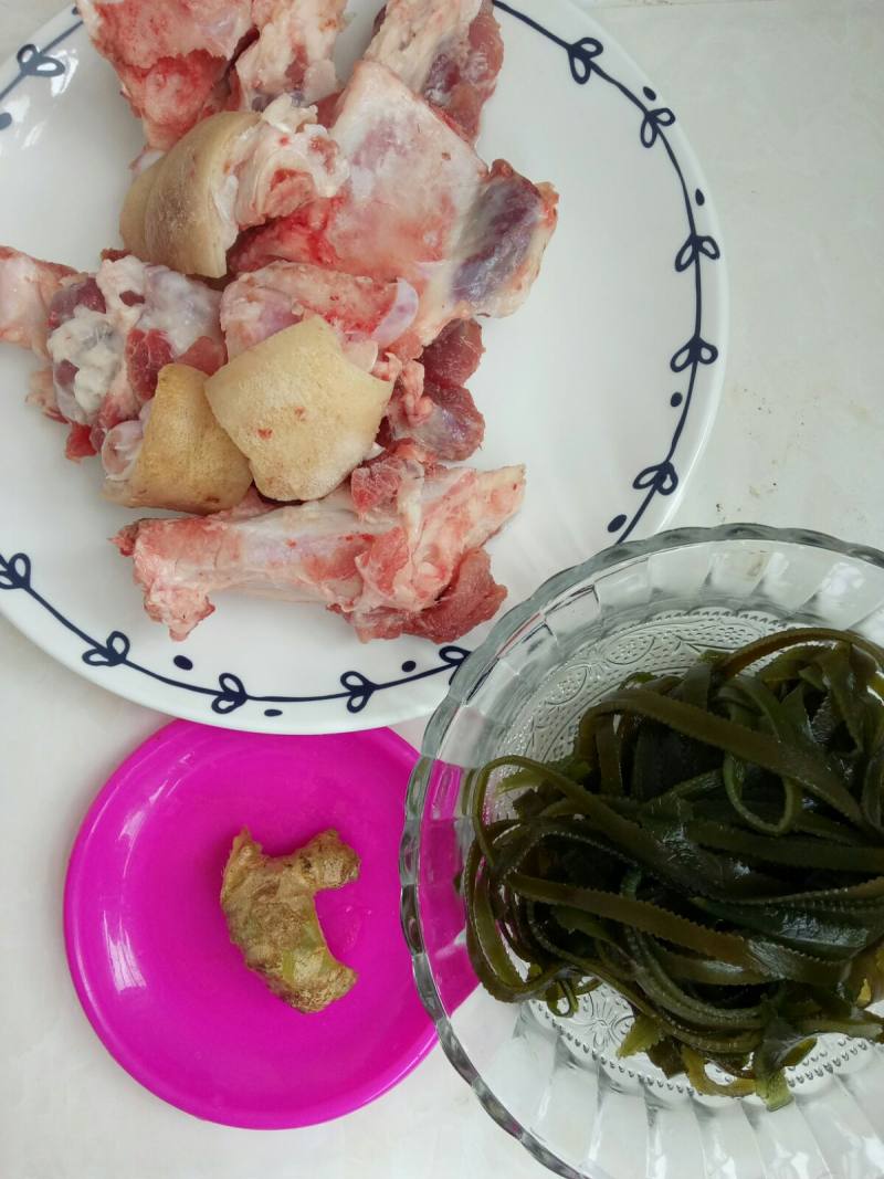 Steps for Making Seaweed and Pig Trotter Soup