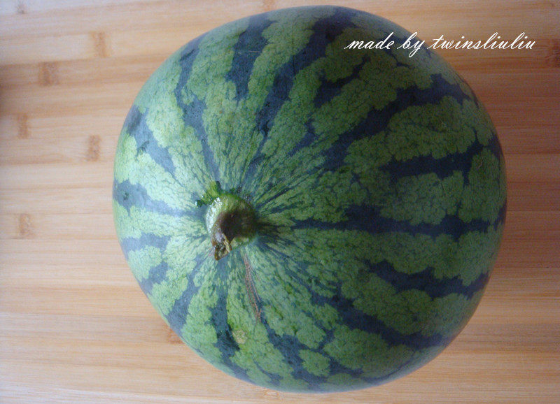 Steps for Making Creative Watermelon Cake and Fruit Platter