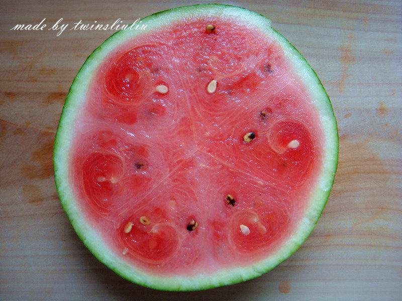 Steps for Making Creative Watermelon Cake and Fruit Platter