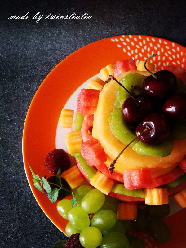 Steps for Making Creative Watermelon Cake and Fruit Platter