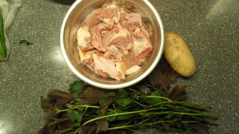 Steps for Cooking Braised Duck with Perilla Leaves