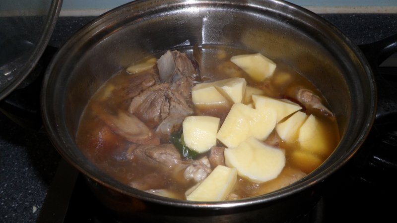 Steps for Cooking Braised Duck with Perilla Leaves