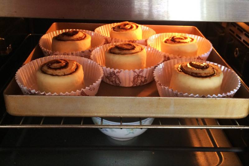 Steps for Making Cinnamon Brown Sugar Bread Rolls