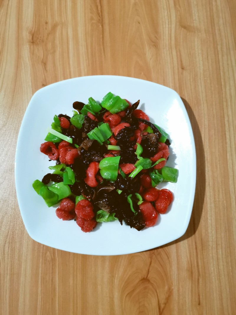 Green Pepper and Wood Ear Mushroom Stir-Fried Hot Dog Sausage Steps