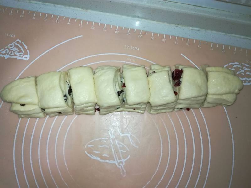 Cranberry Chocolate Chip Pull-Apart Bread Making Steps