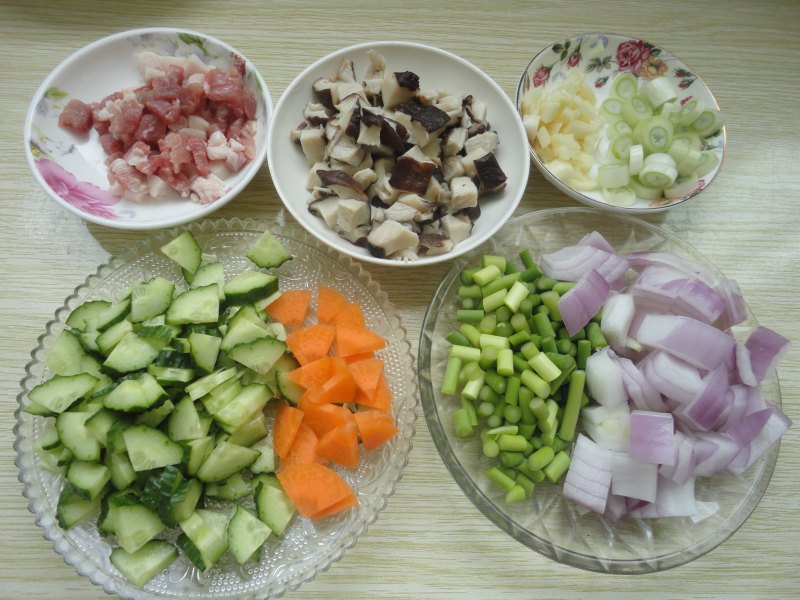 Steps for Making Assorted Stir-Fried Cat's Ears