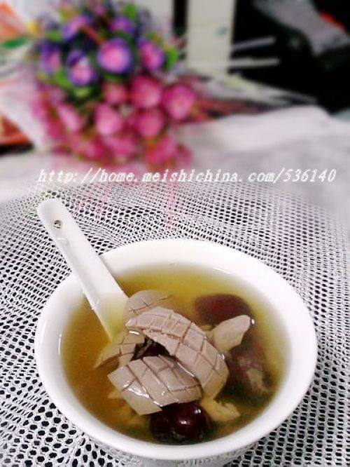 【Creative Fusion Dish】Red Date Pork Kidney Ginseng Soup (Kidney Nourishing Delight)