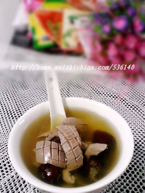 【Creative Fusion Dish】Red Date Pork Kidney Ginseng Soup (Kidney Nourishing Delight)