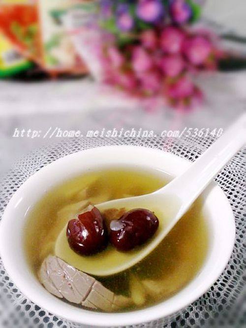 【Creative Fusion Dish】Red Date Pork Kidney Ginseng Soup (Kidney Nourishing Delight)