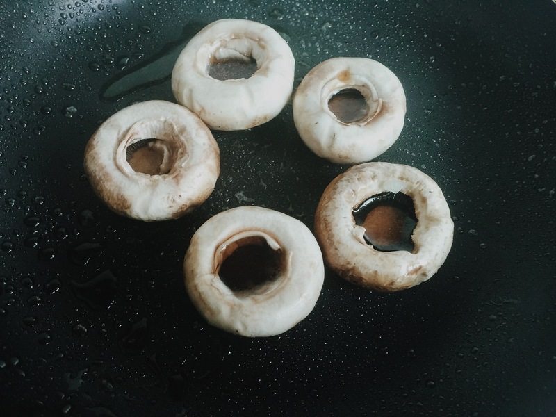 Steps for making Black Pepper Roasted Mushrooms