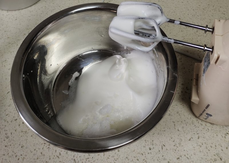 Steps for Making Matcha Art Steamed Cake