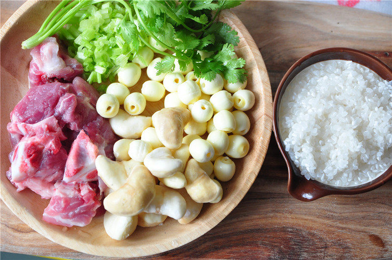 Lotus Seed, Water Chestnut, and Pork Rib Porridge Cooking Steps