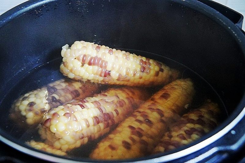 Steps for Cooking Reduced-fat Meal: Cooked Tender Corn