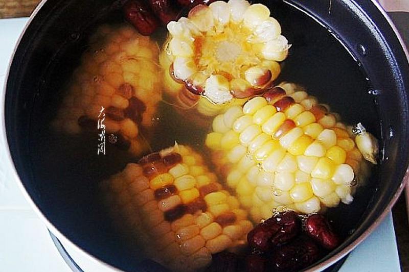 Steps for Cooking Reduced-fat Meal: Cooked Tender Corn